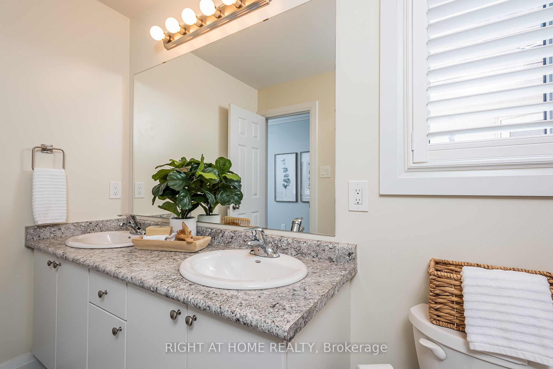 32 Mccourt Dr