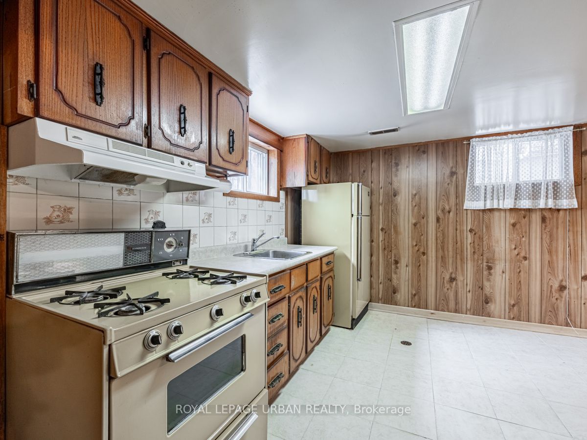 89 Strathmore Boulevard