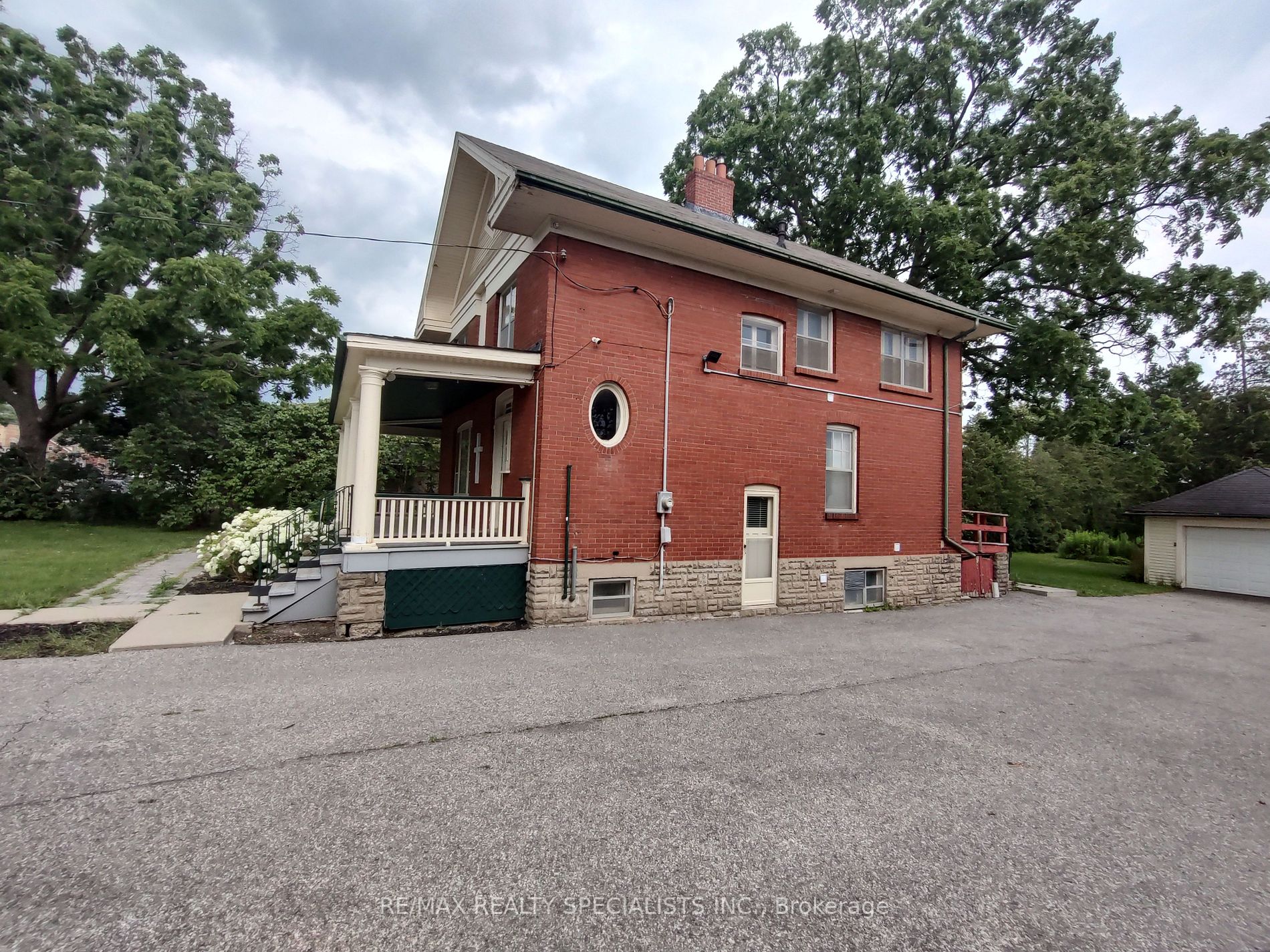 625 Kingston Rd