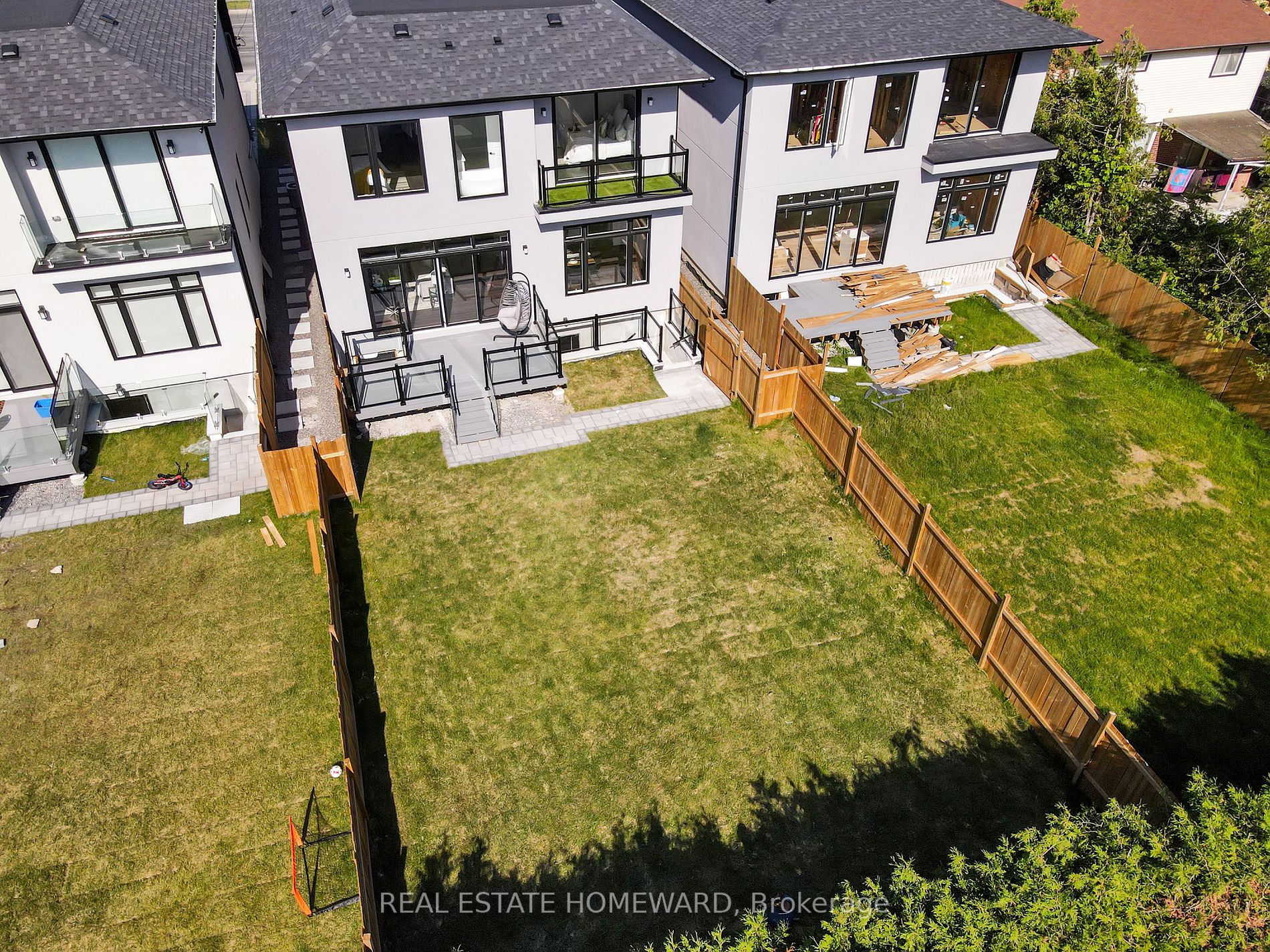 334 Thornton Road N