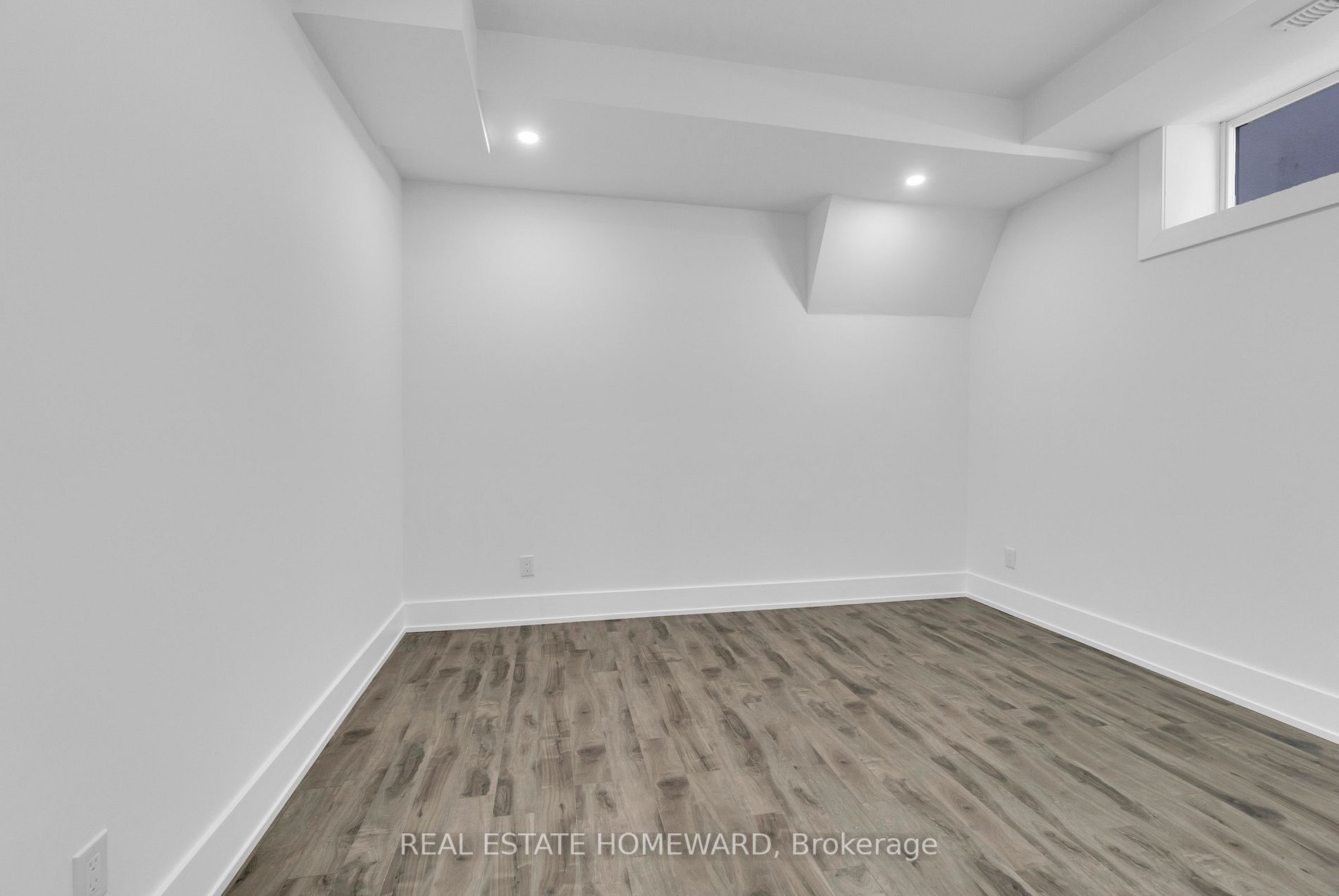 334 Thornton Road N