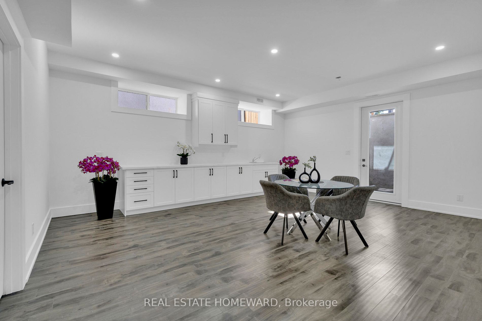 334 Thornton Road N