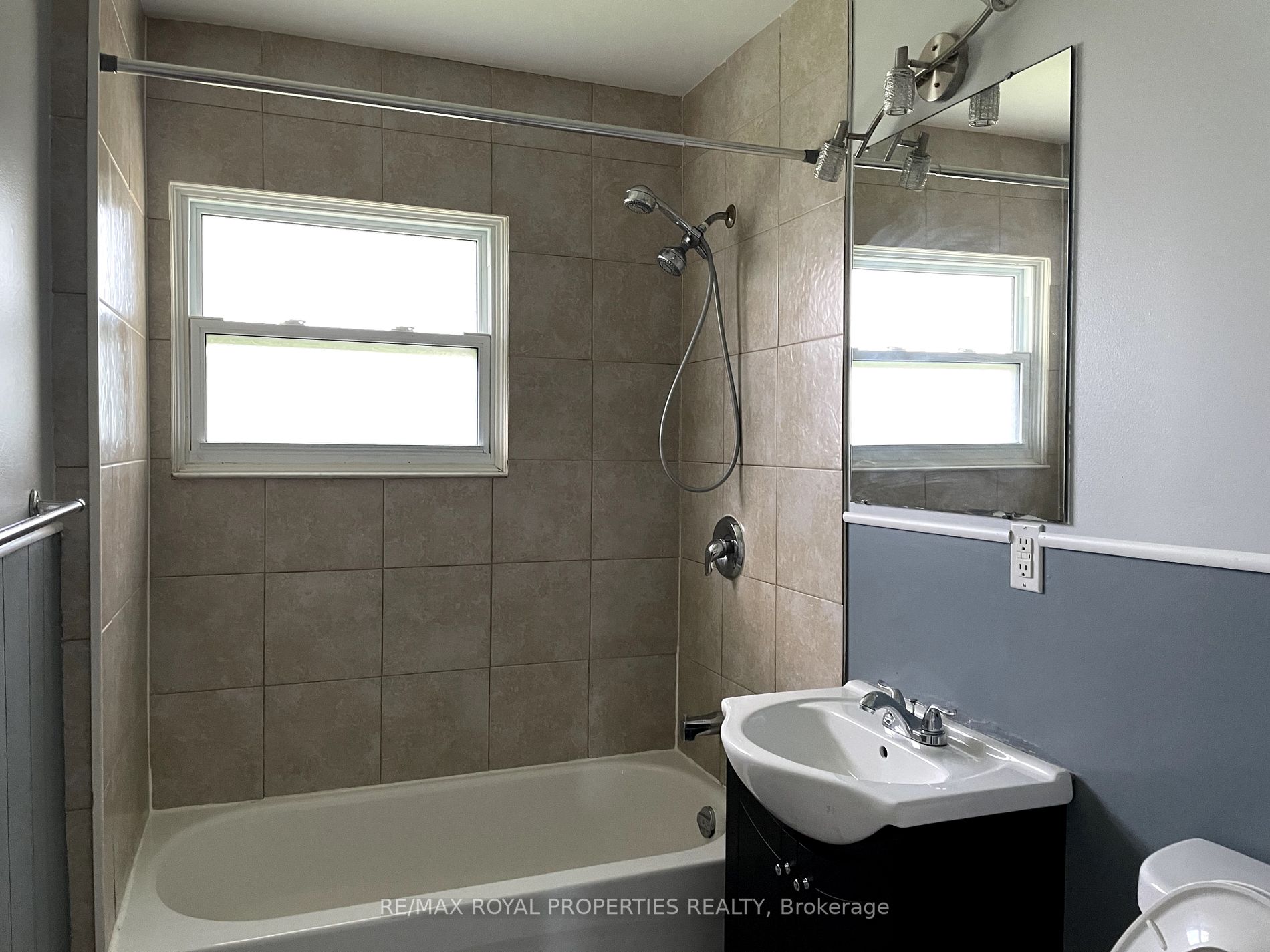 1608 Baseline Rd W