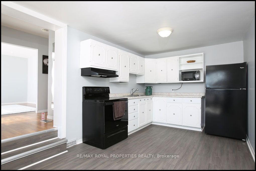 1608 Baseline Rd W