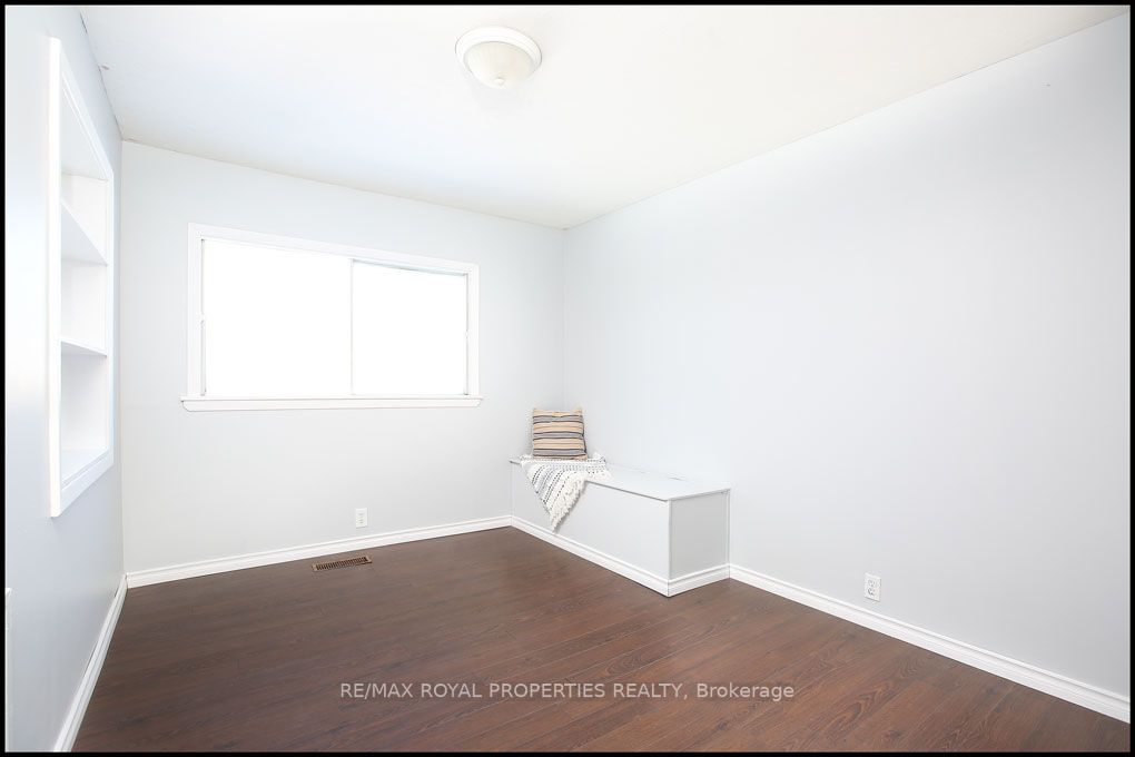 1608 Baseline Rd W