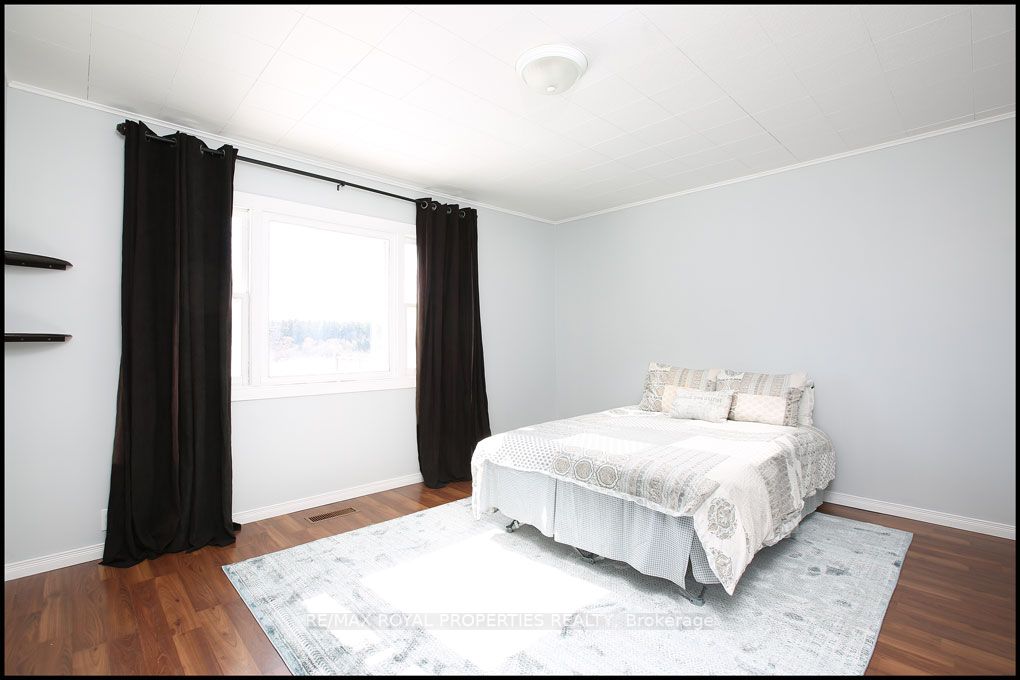 1608 Baseline Rd W