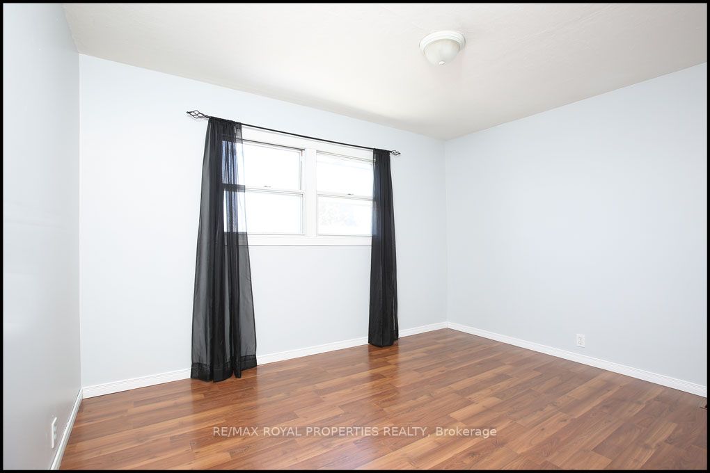1608 Baseline Rd W