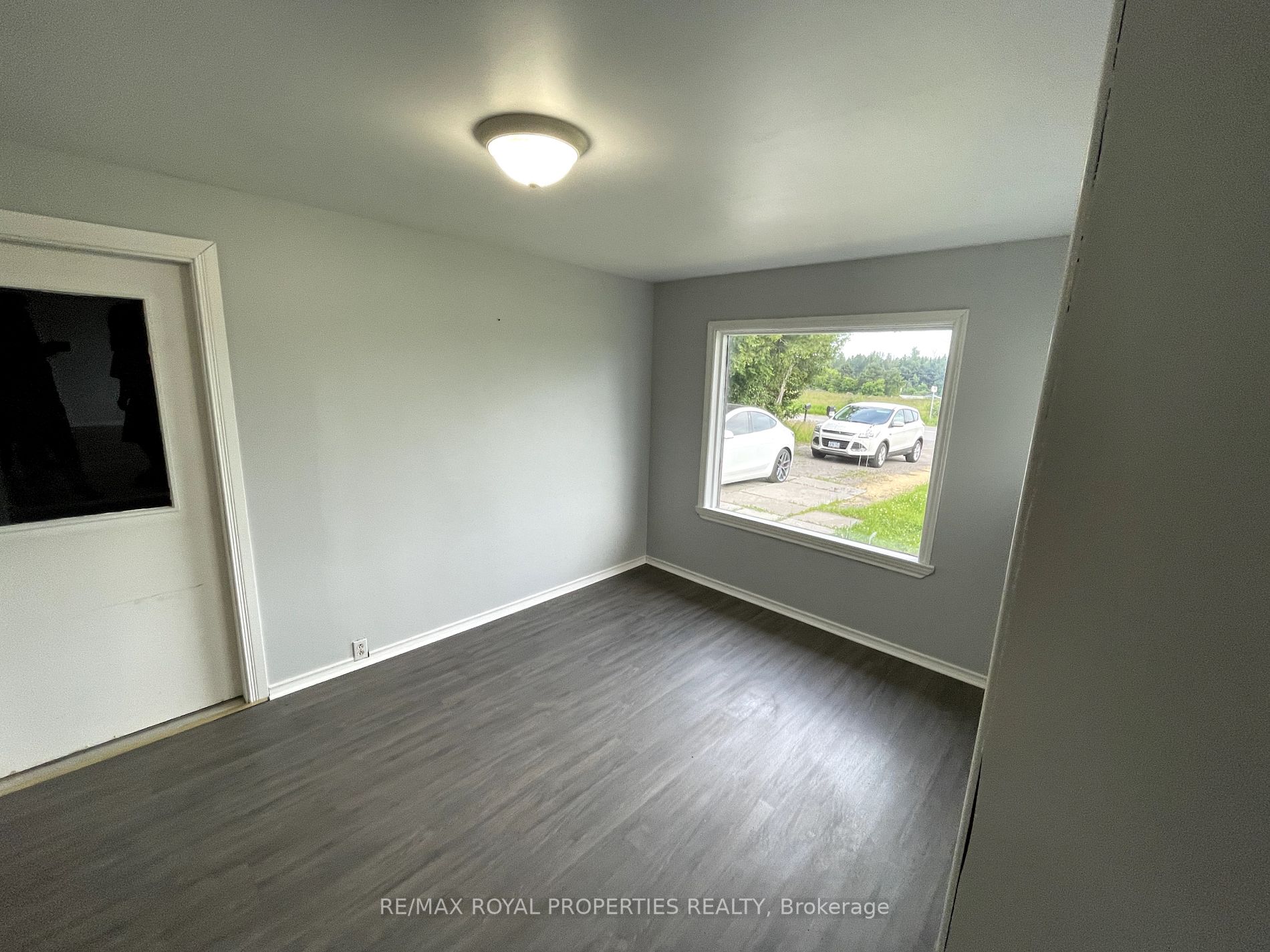 1608 Baseline Rd W