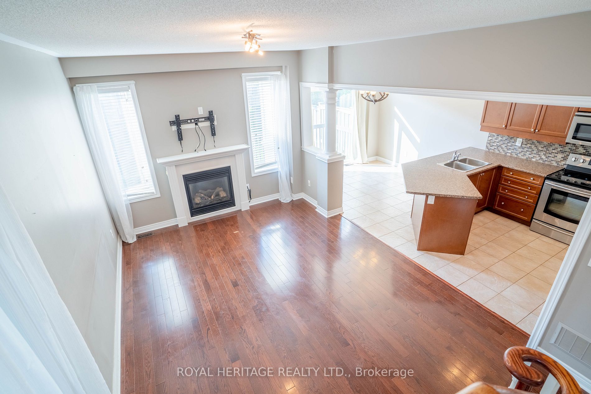 160 Harbourside Drive