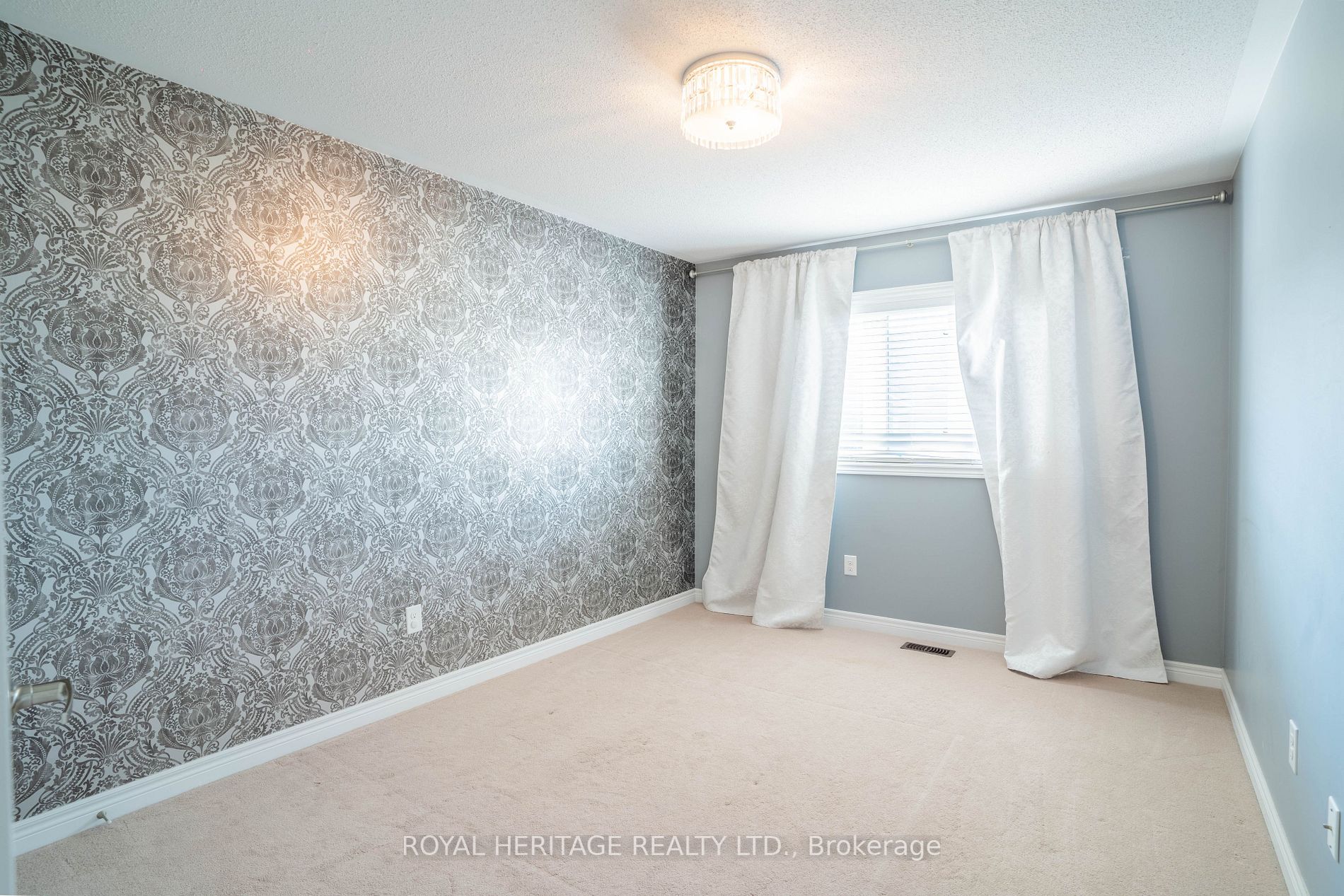 160 Harbourside Drive