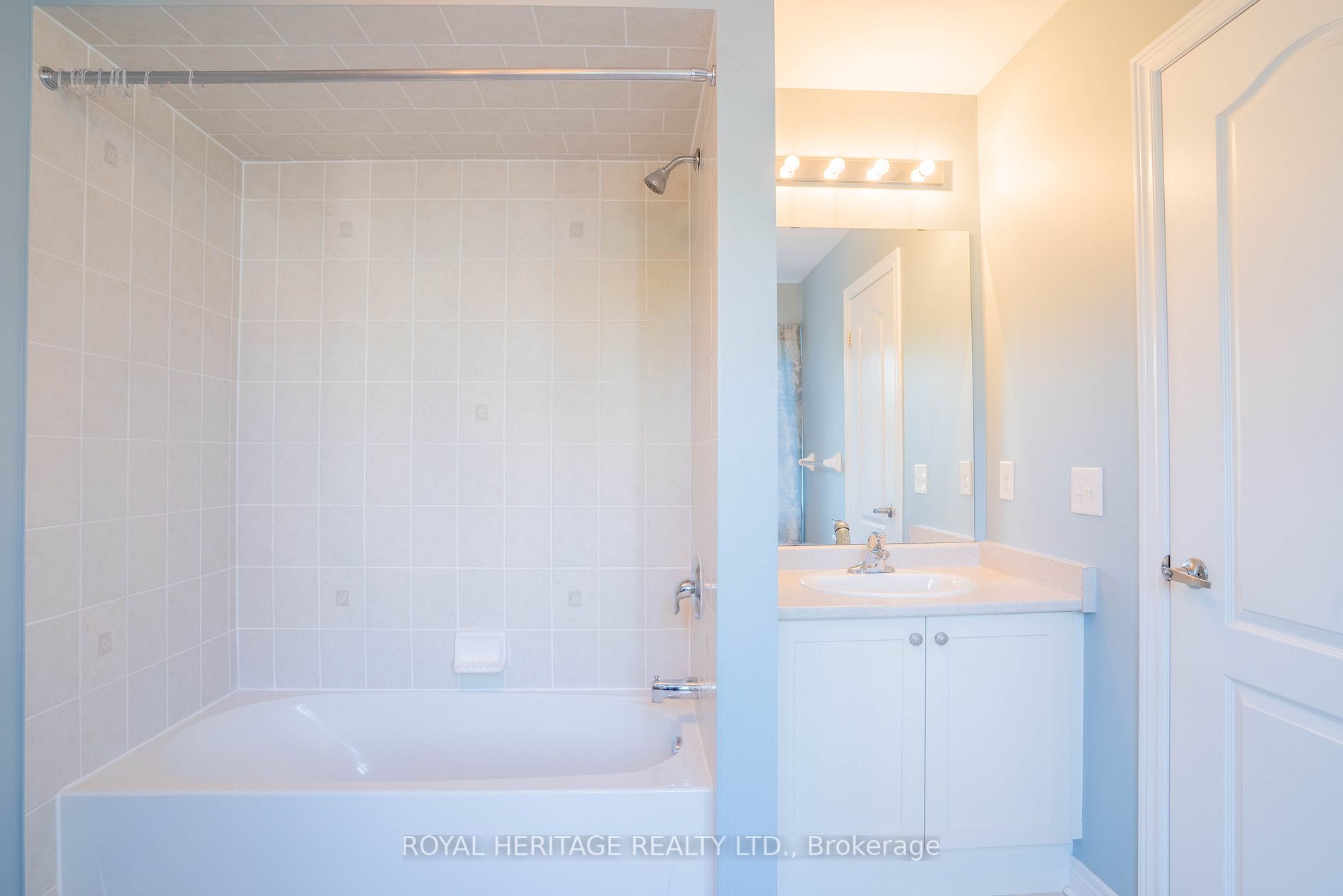 160 Harbourside Drive