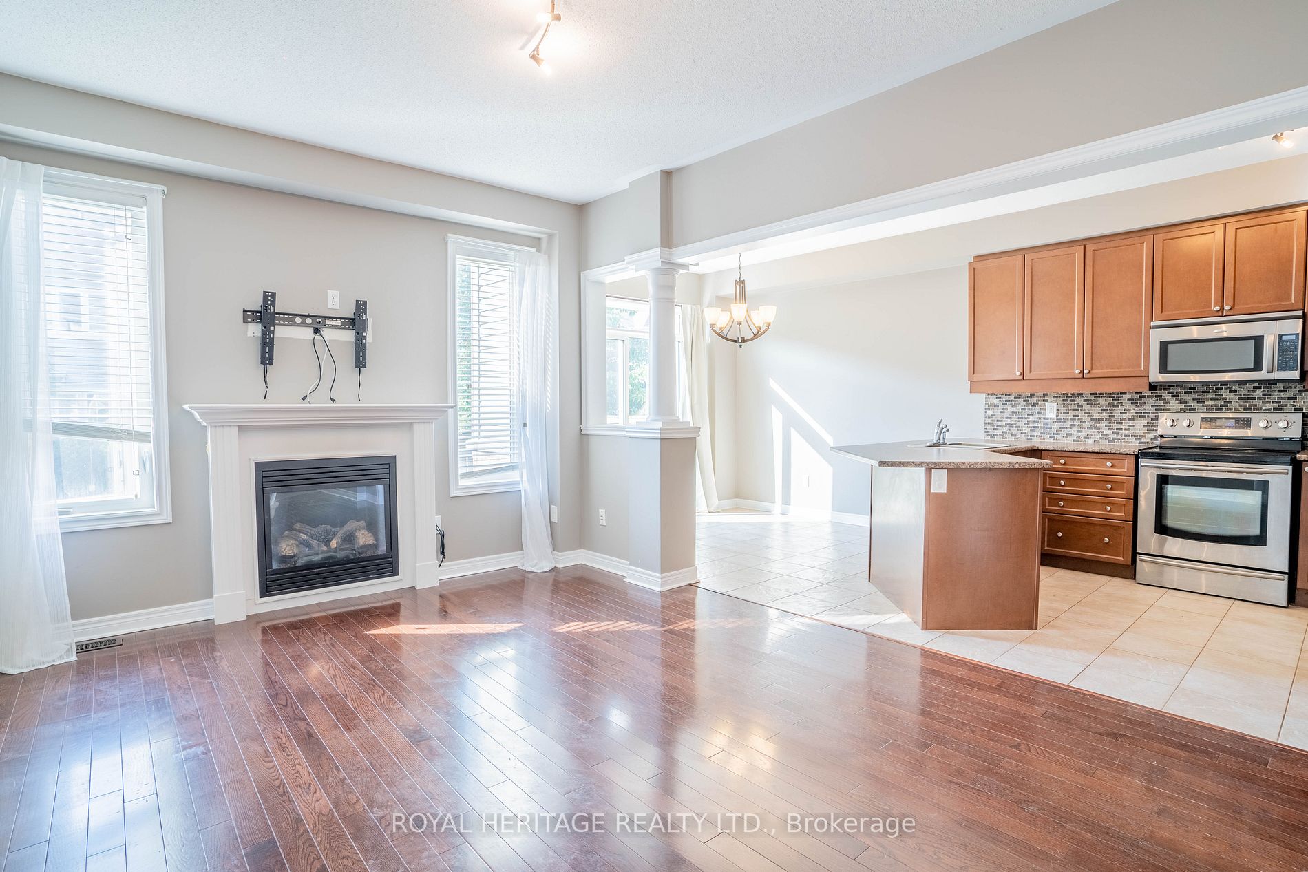 160 Harbourside Drive