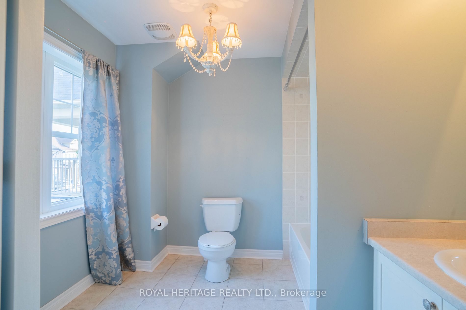 160 Harbourside Drive