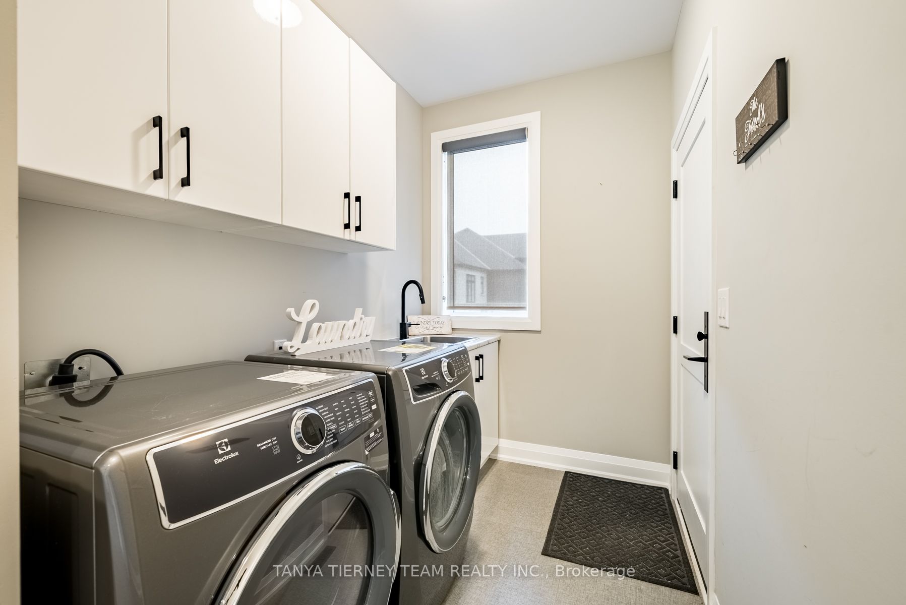 51 Charles Tilley Cres