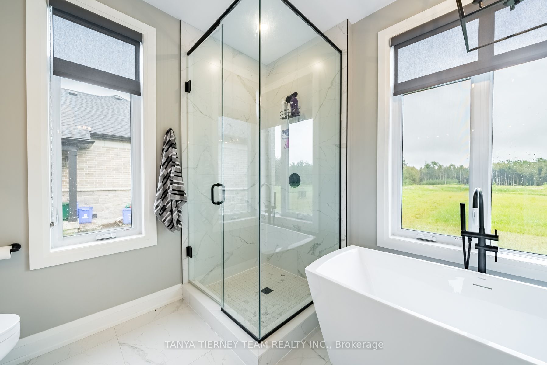 51 Charles Tilley Cres