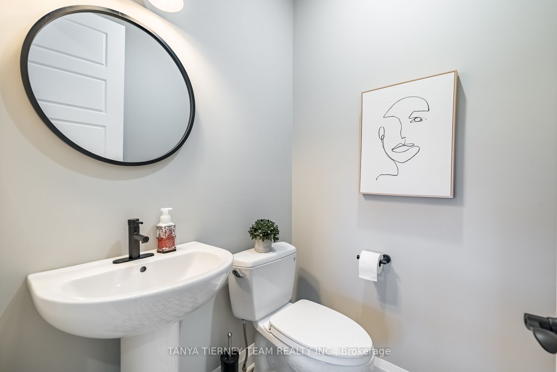 51 Charles Tilley Cres