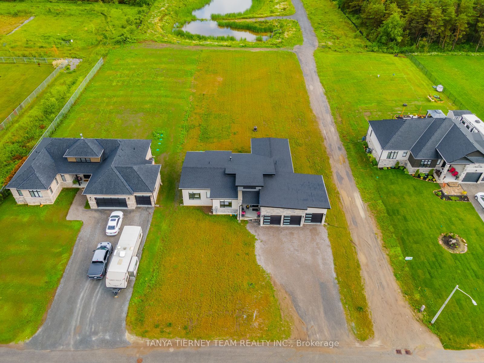 51 Charles Tilley Cres