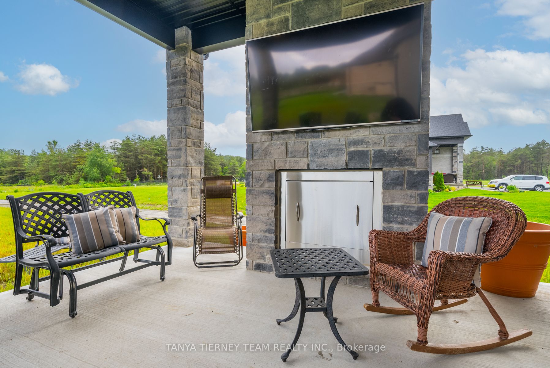 51 Charles Tilley Cres