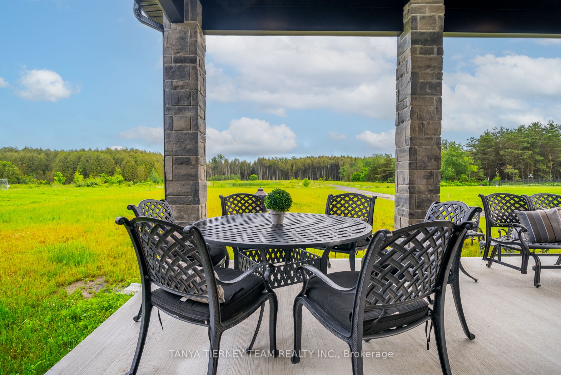 51 Charles Tilley Cres