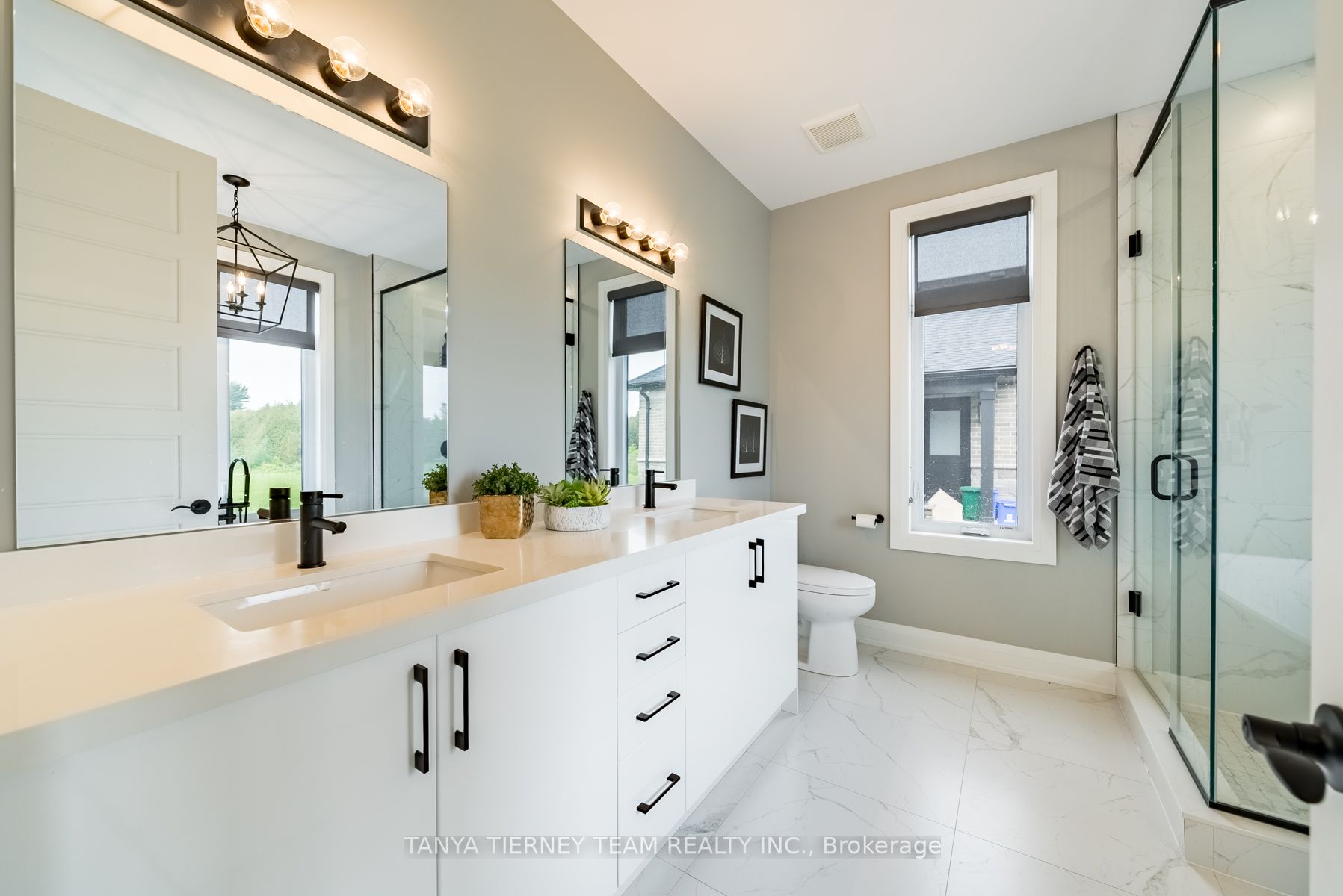 51 Charles Tilley Cres