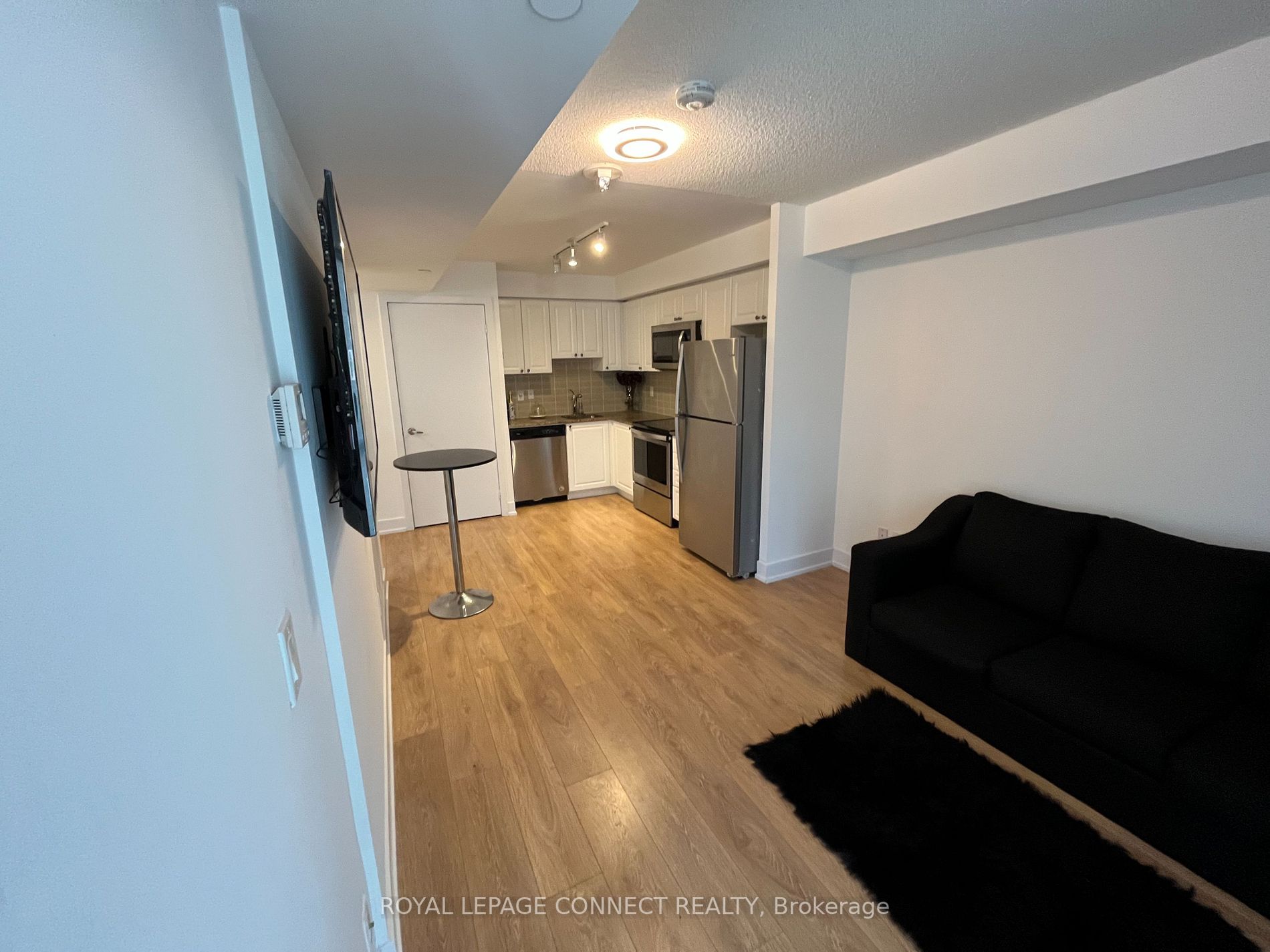 1255 Bayly St, #901