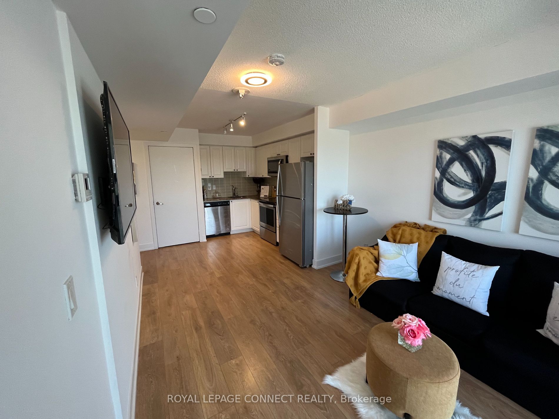1255 Bayly St, #901