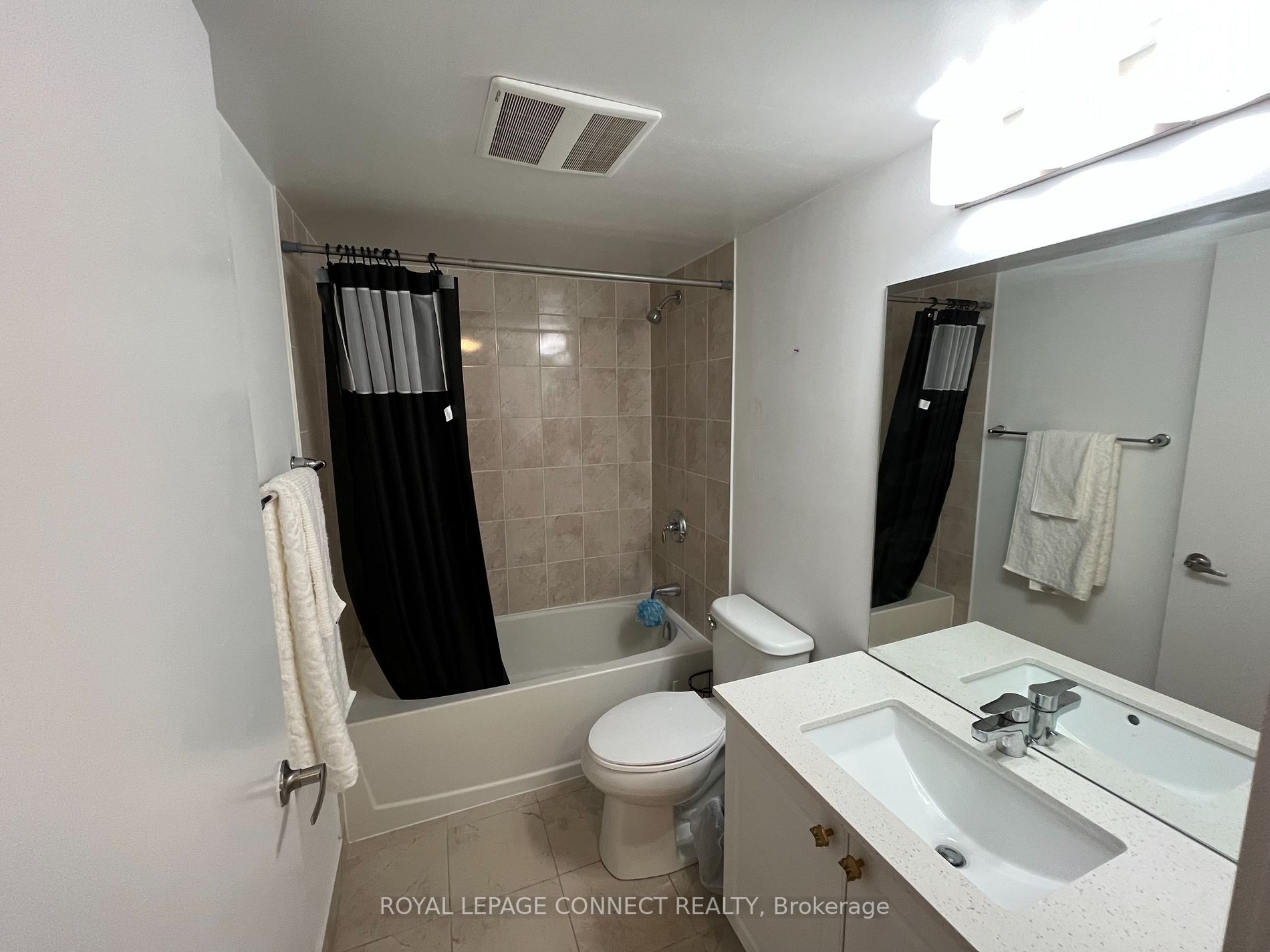1255 Bayly St, #901
