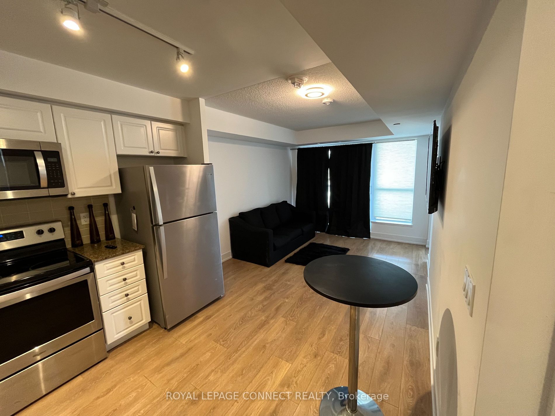 1255 Bayly St, #901