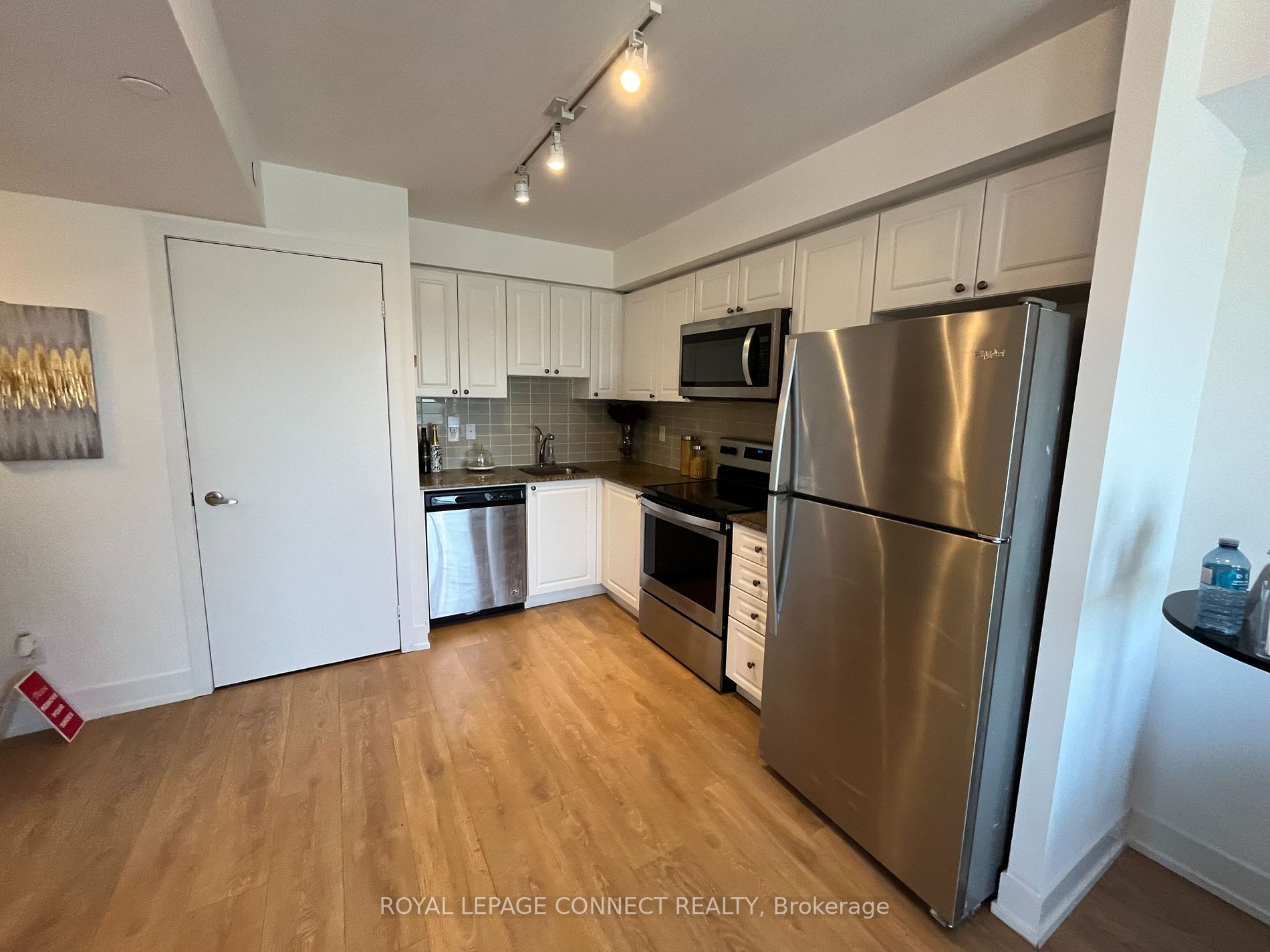 1255 Bayly St, #901