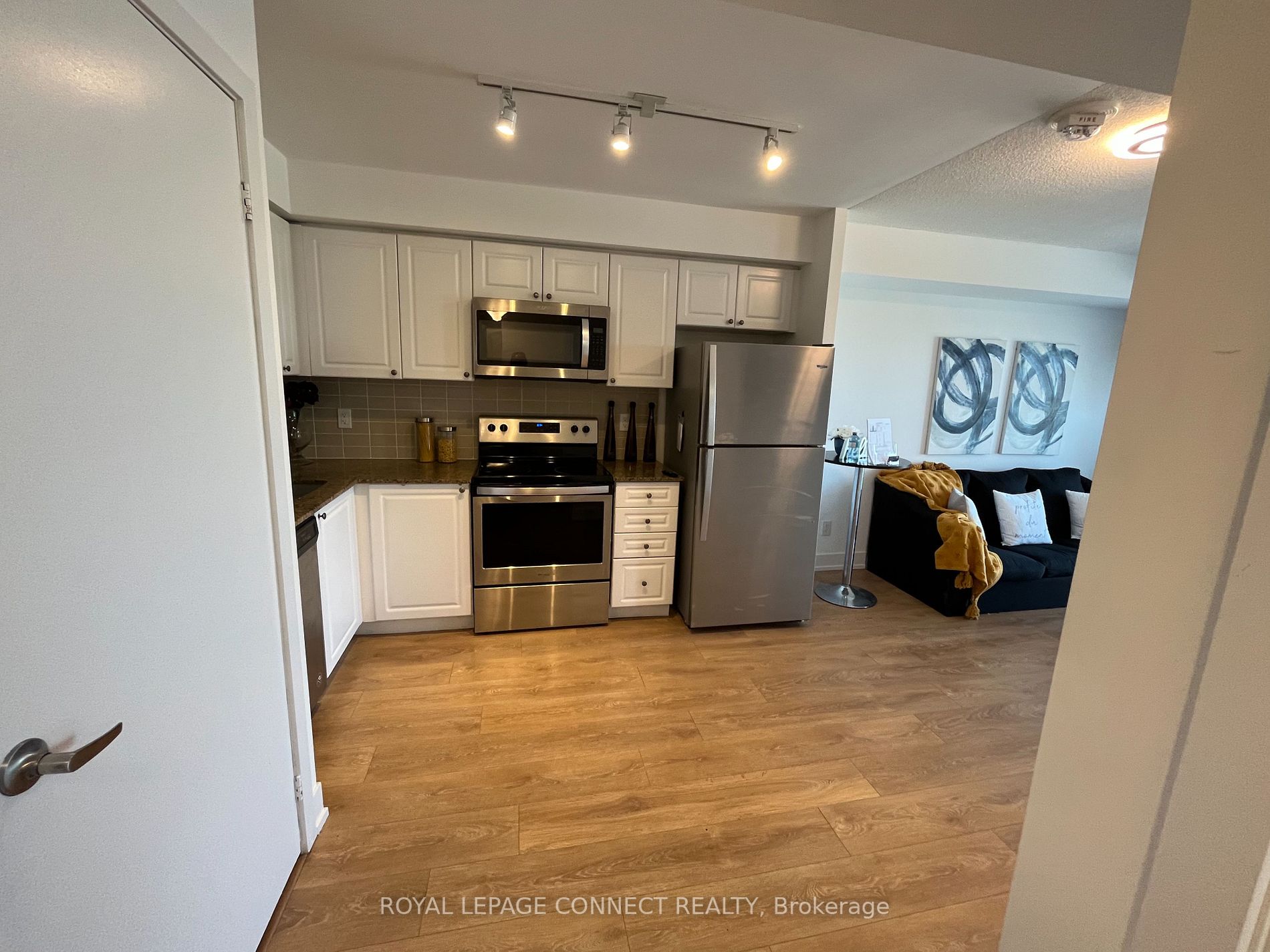 1255 Bayly St, #901