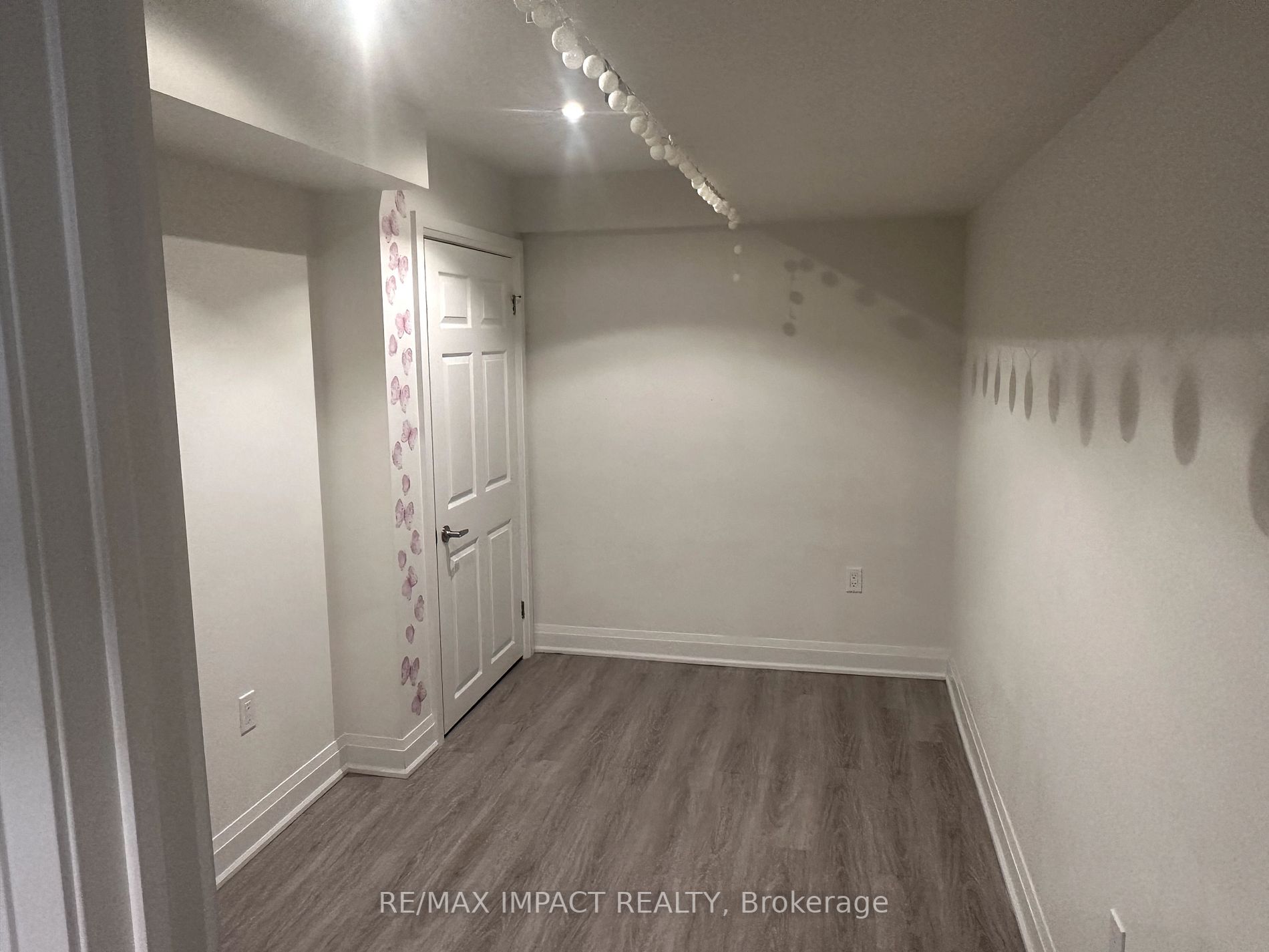 178 Dewell Cres