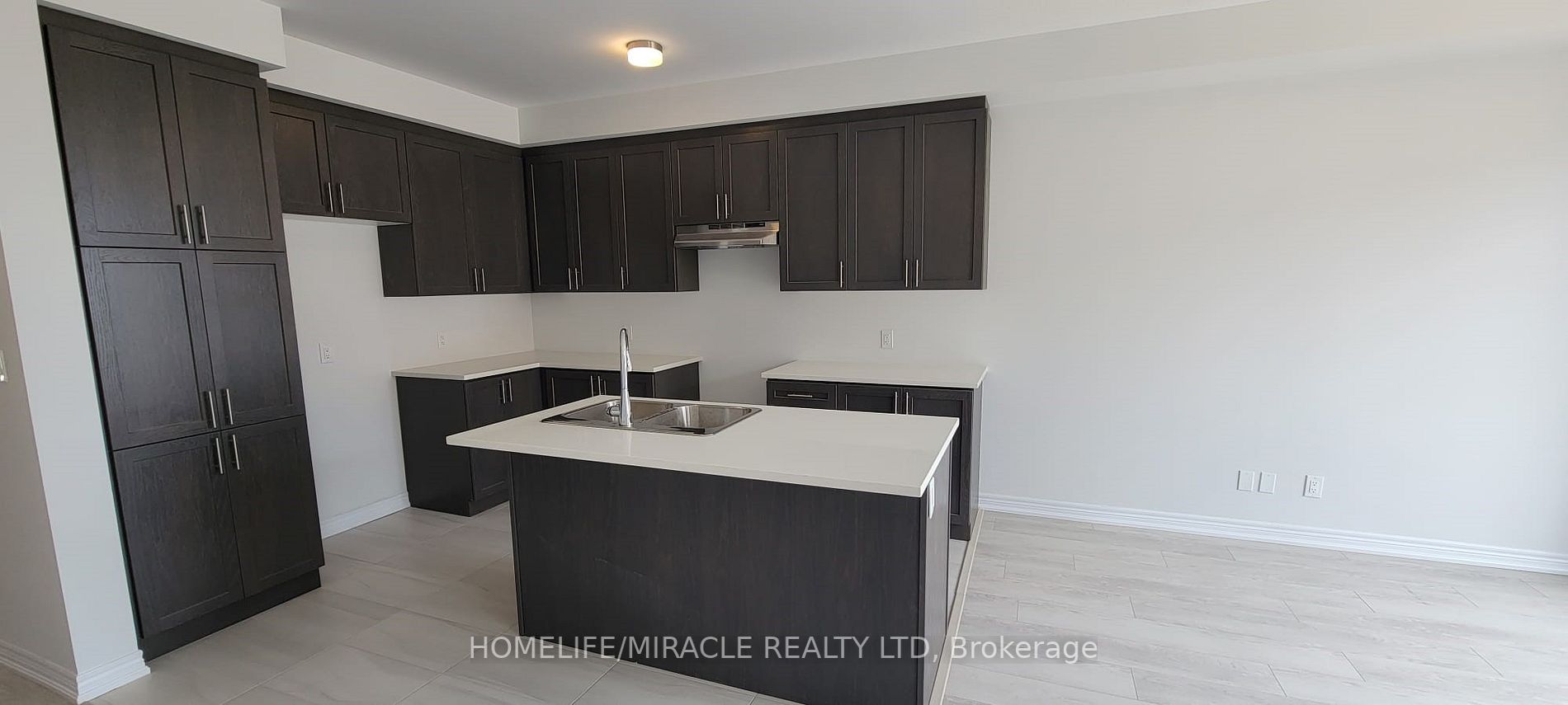 2012 Cameron Lott Crescent
