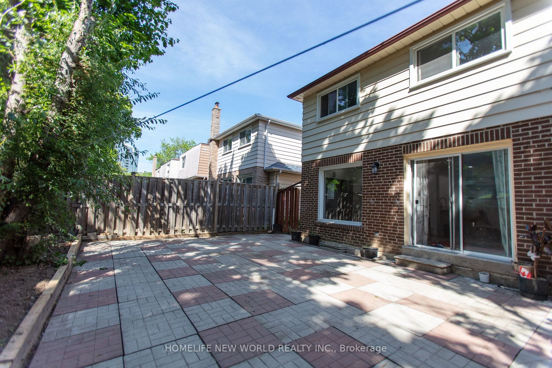 334 Chartland Blvd S