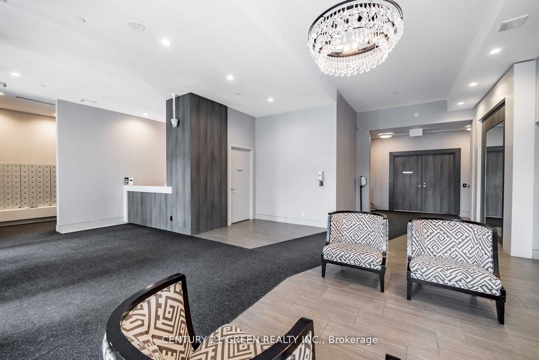 1346 Danforth Rd E, #211