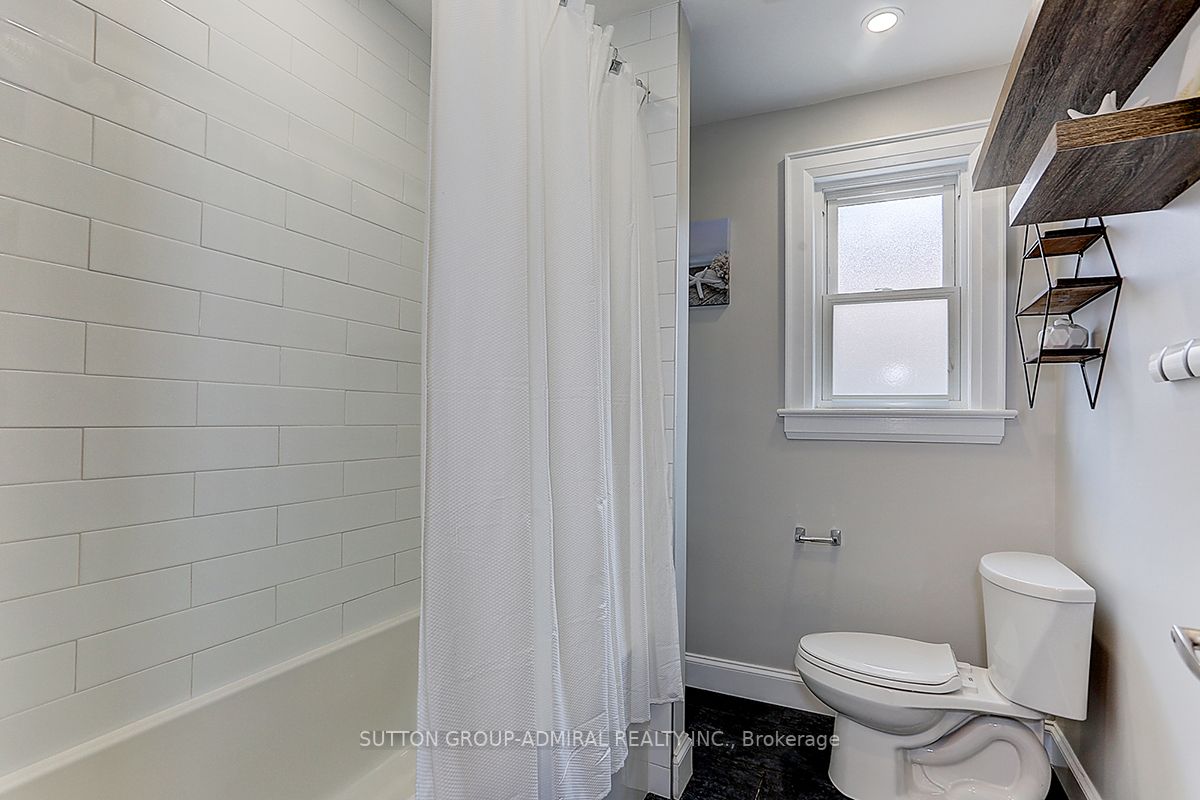 289 James Street W