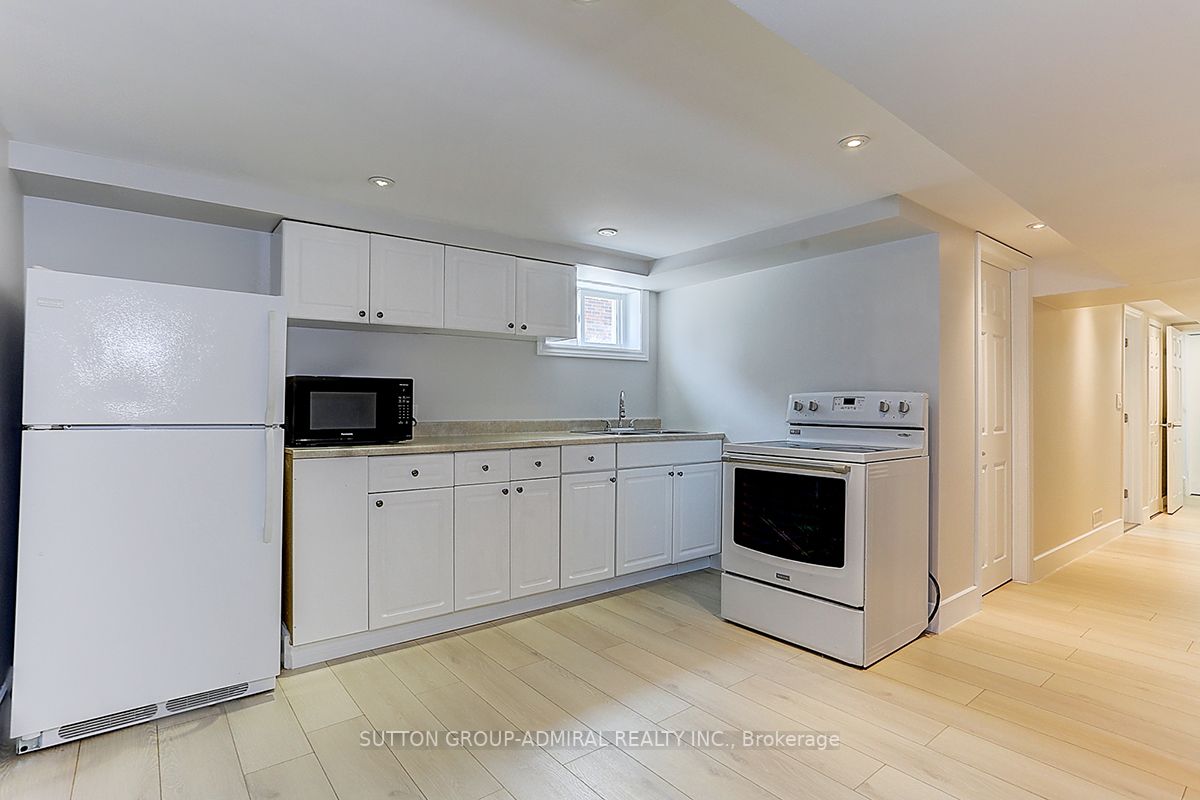 289 James Street W