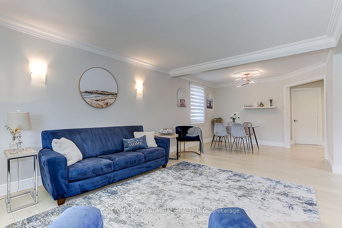 289 James Street W