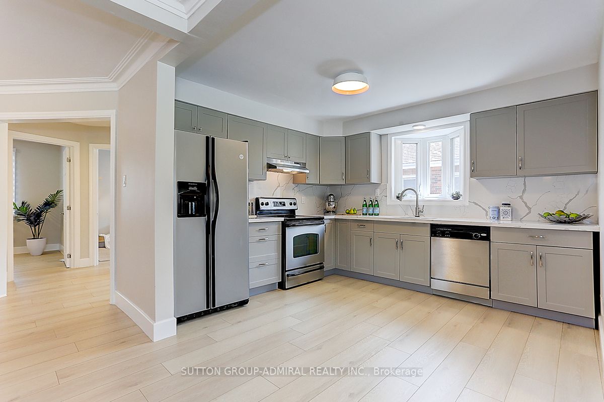 289 James Street W