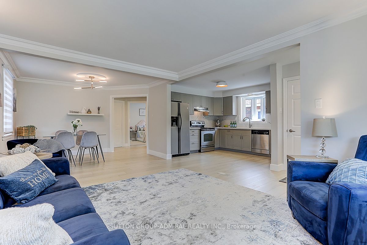 289 James Street W