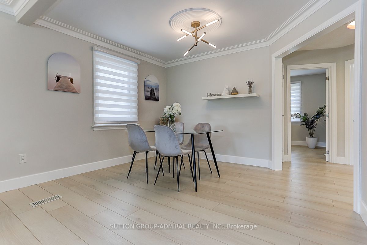 289 James Street W