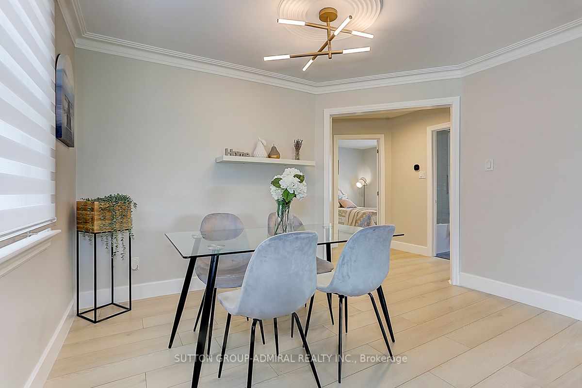 289 James Street W