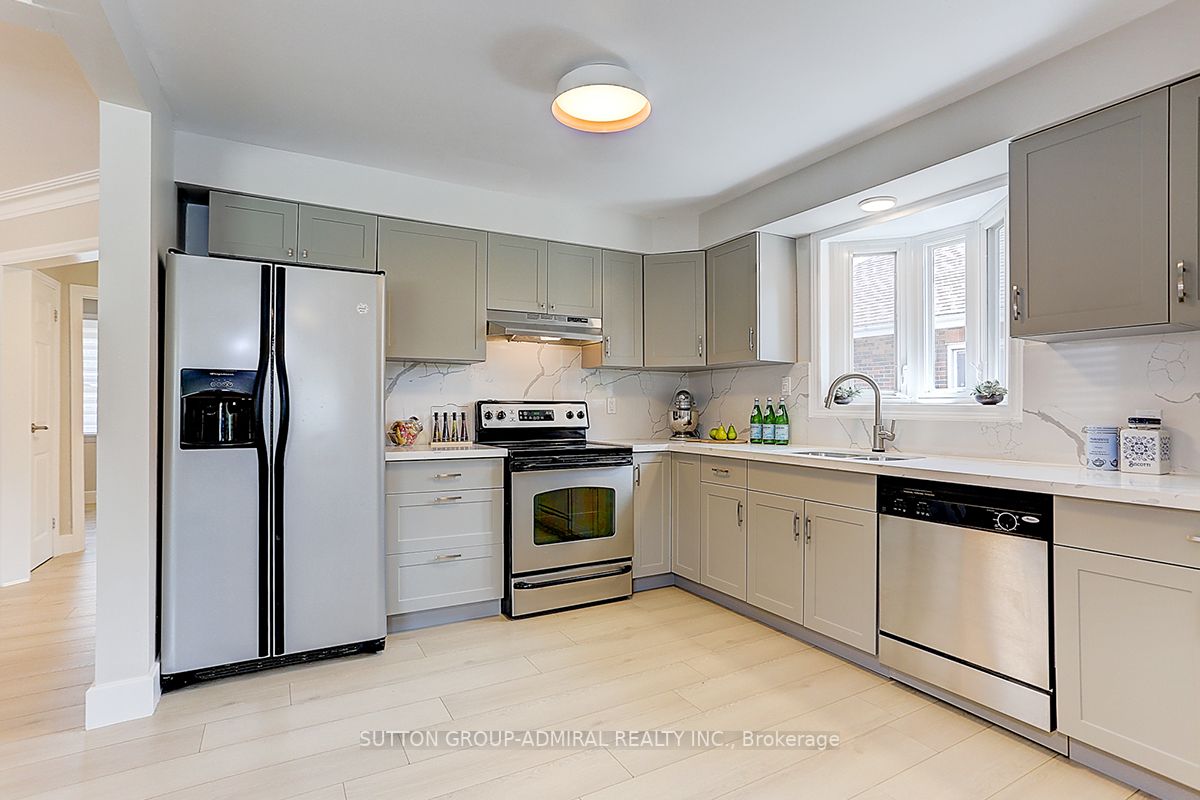 289 James Street W
