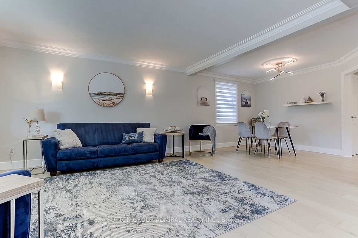 289 James Street W