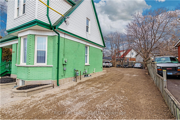 853 Simcoe St S, Oshawa