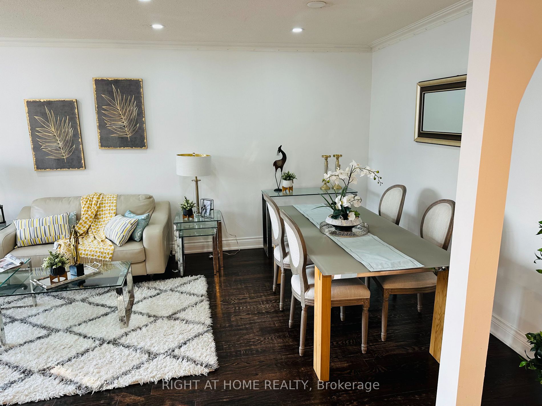 105A Laurel Ave