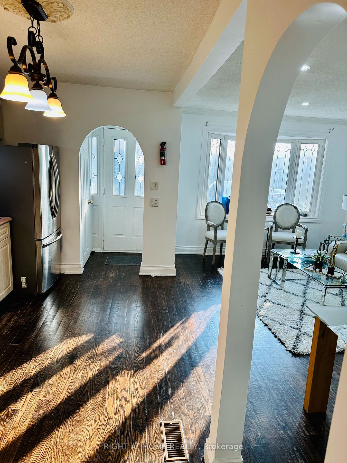 105A Laurel Ave