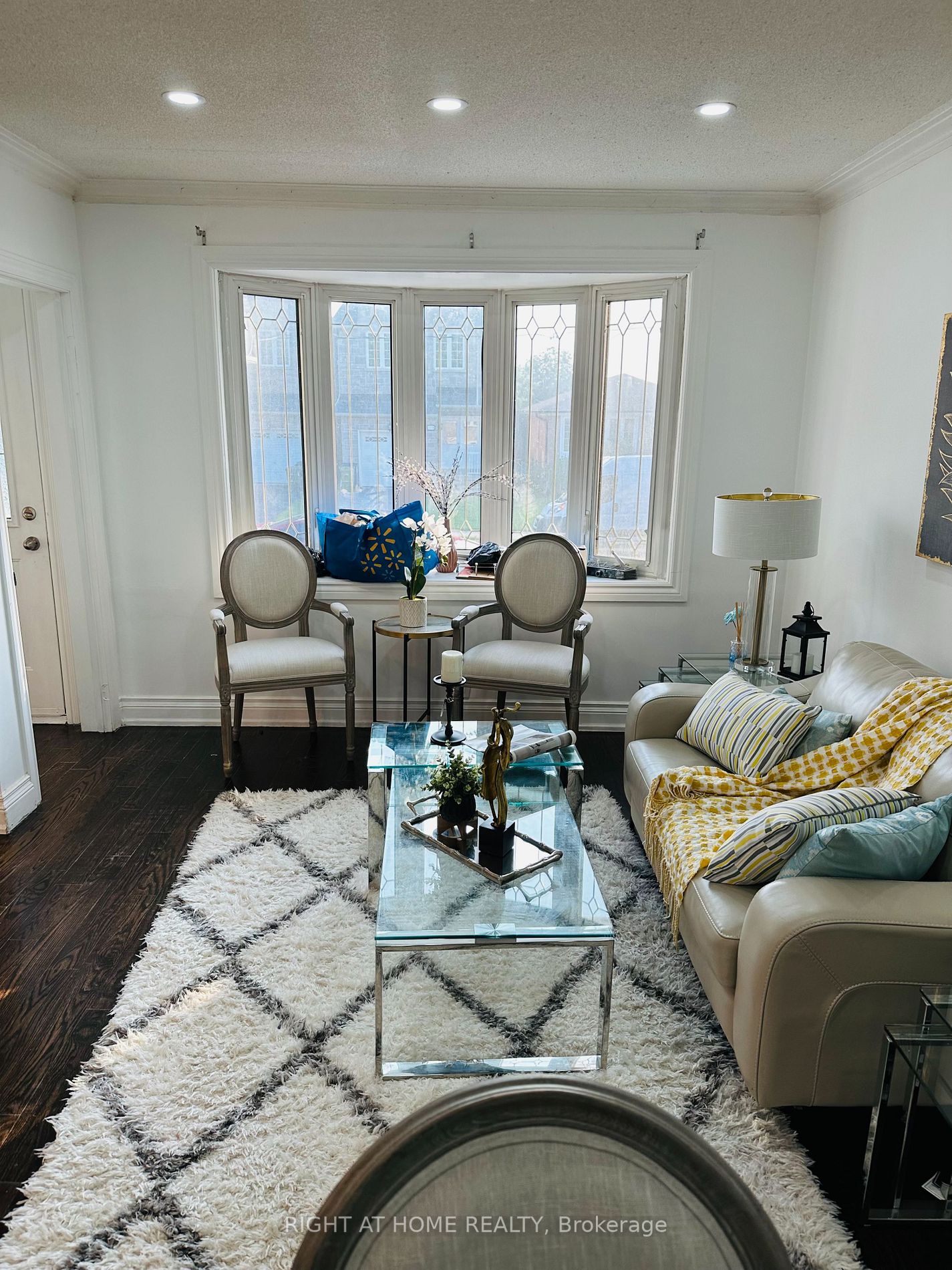 105A Laurel Ave