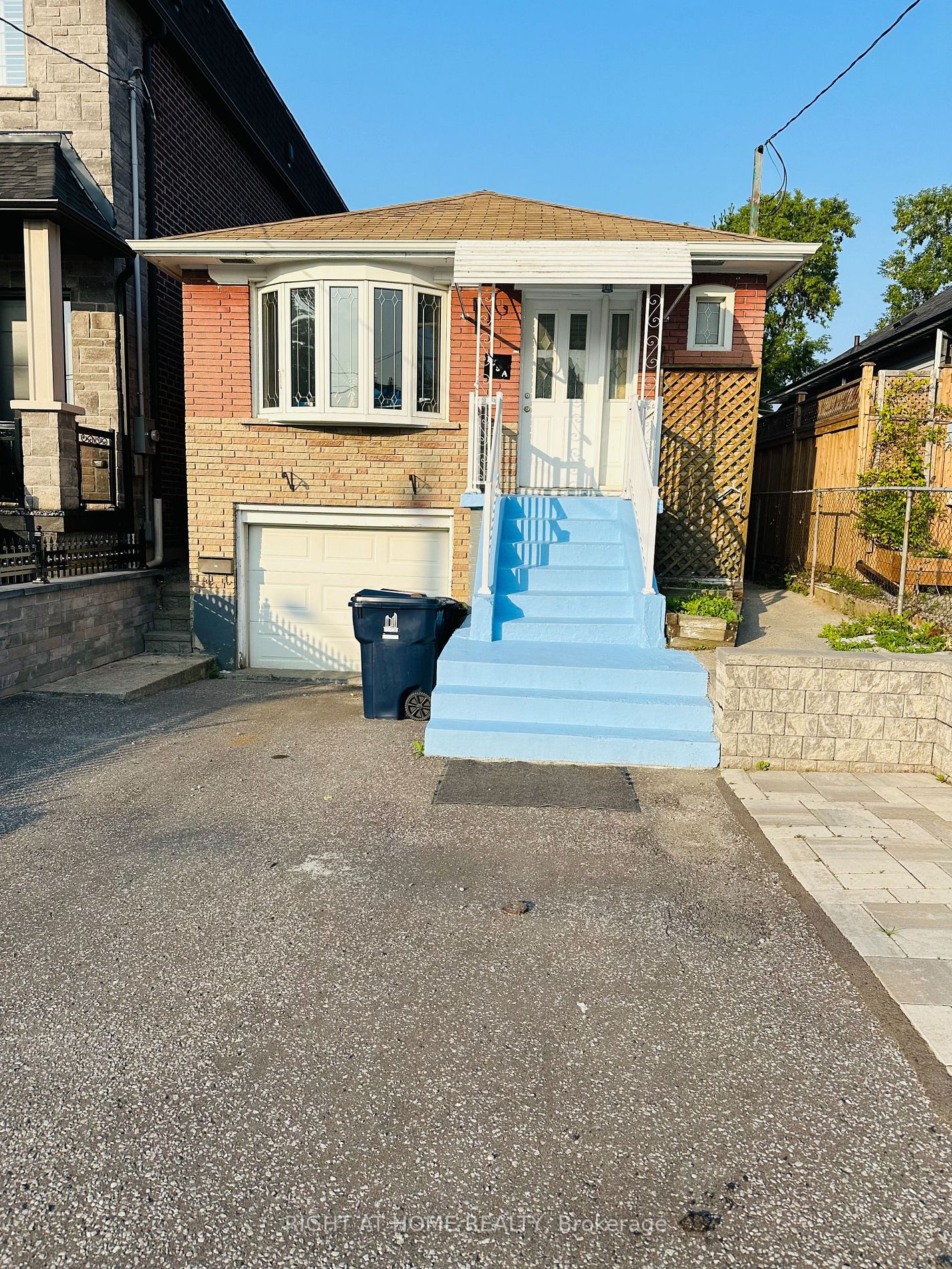 105A Laurel Ave