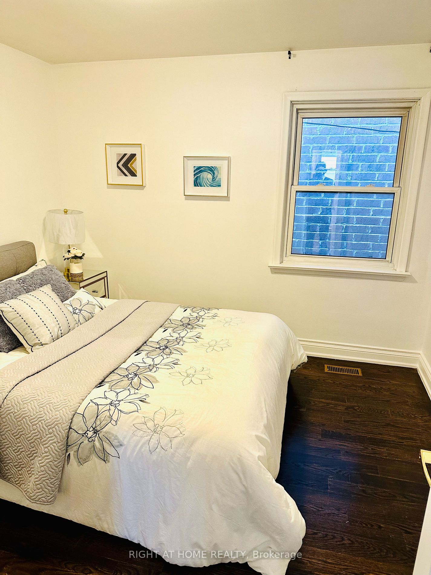 105A Laurel Ave