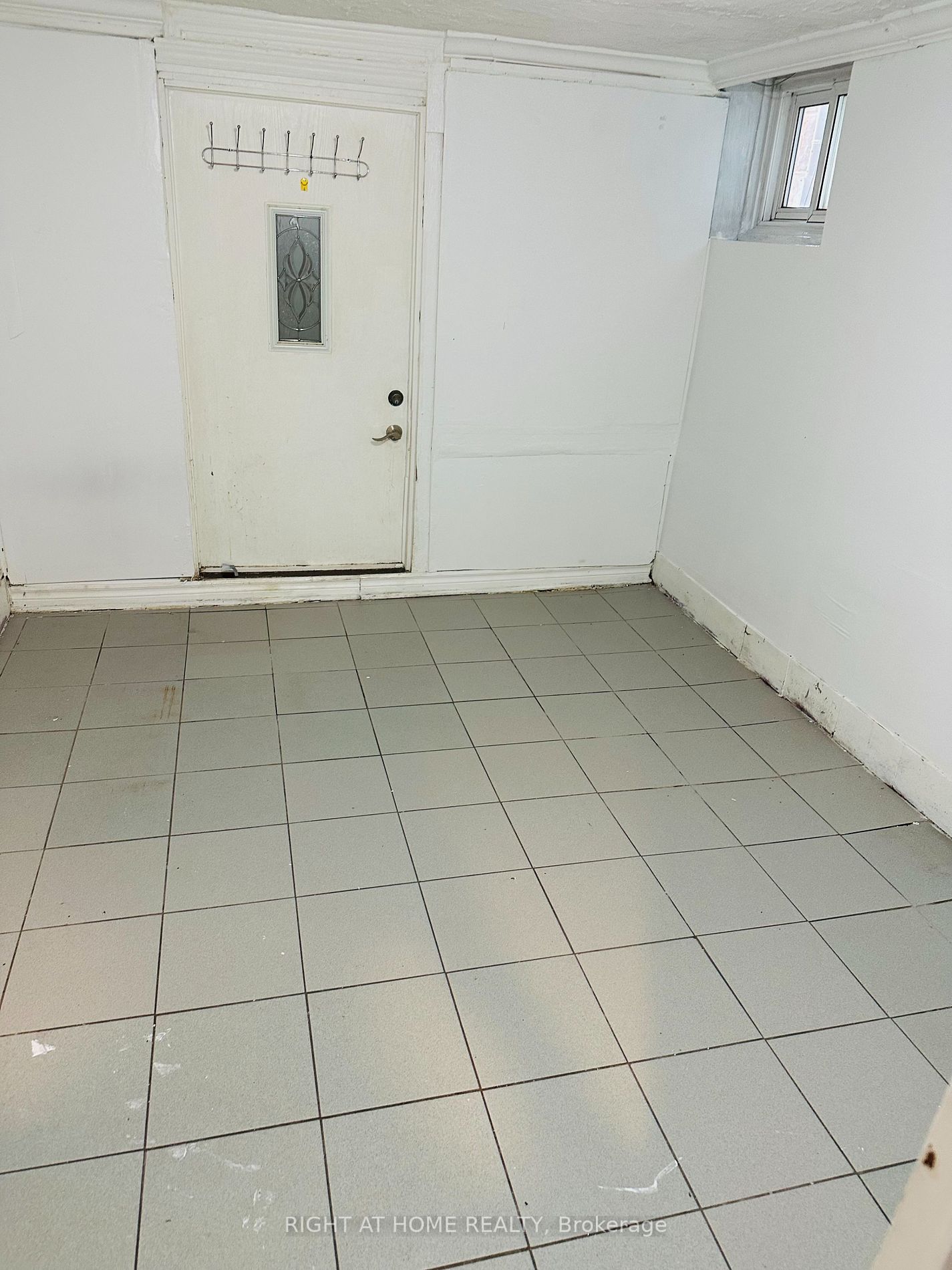 105A Laurel Ave